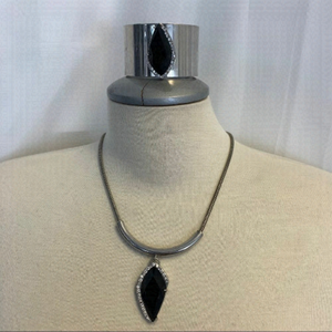 Jessica Simpson necklace and matching bracelet